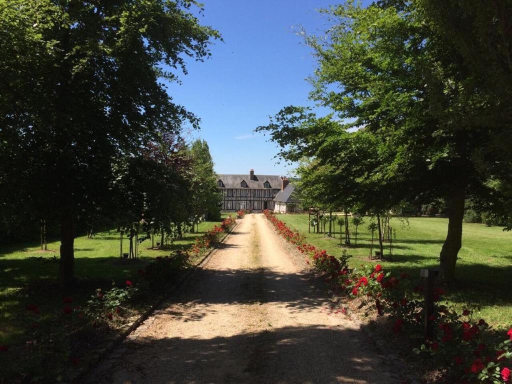 La Gloriette Gite Situe Dans La Propriete Dun Magnifique Manoir Vatteville エクステリア 写真
