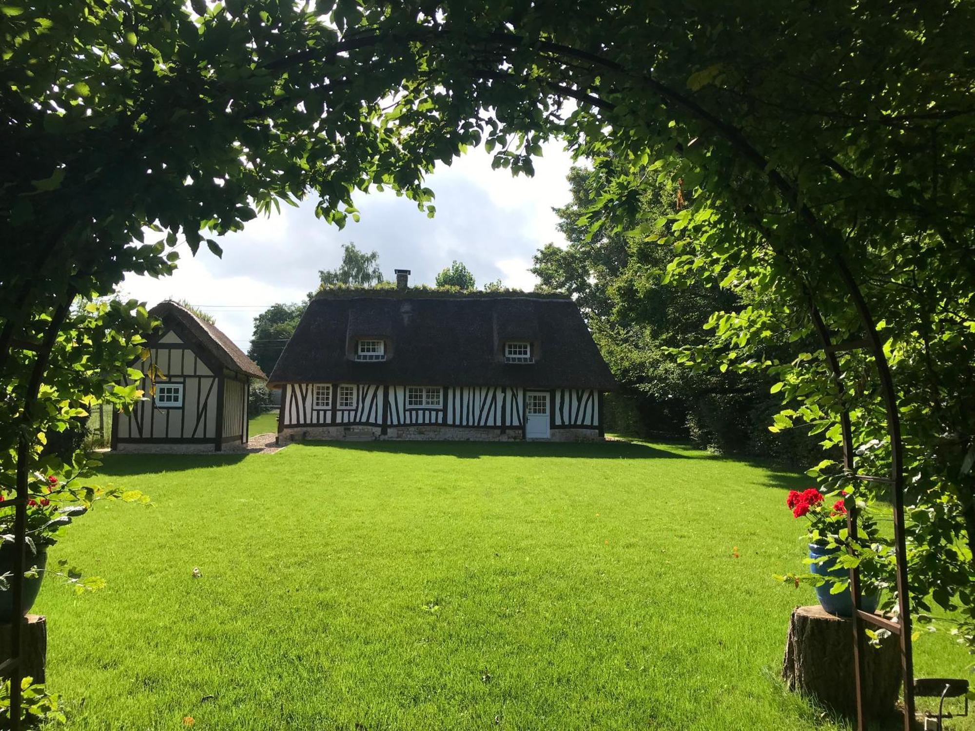 La Gloriette Gite Situe Dans La Propriete Dun Magnifique Manoir Vatteville エクステリア 写真
